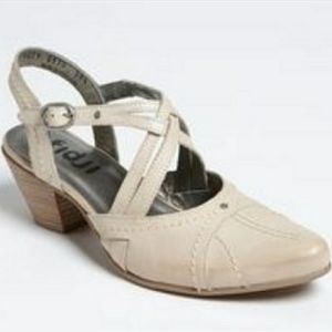 Fidji cream leather strappy heel shoe size 39.5